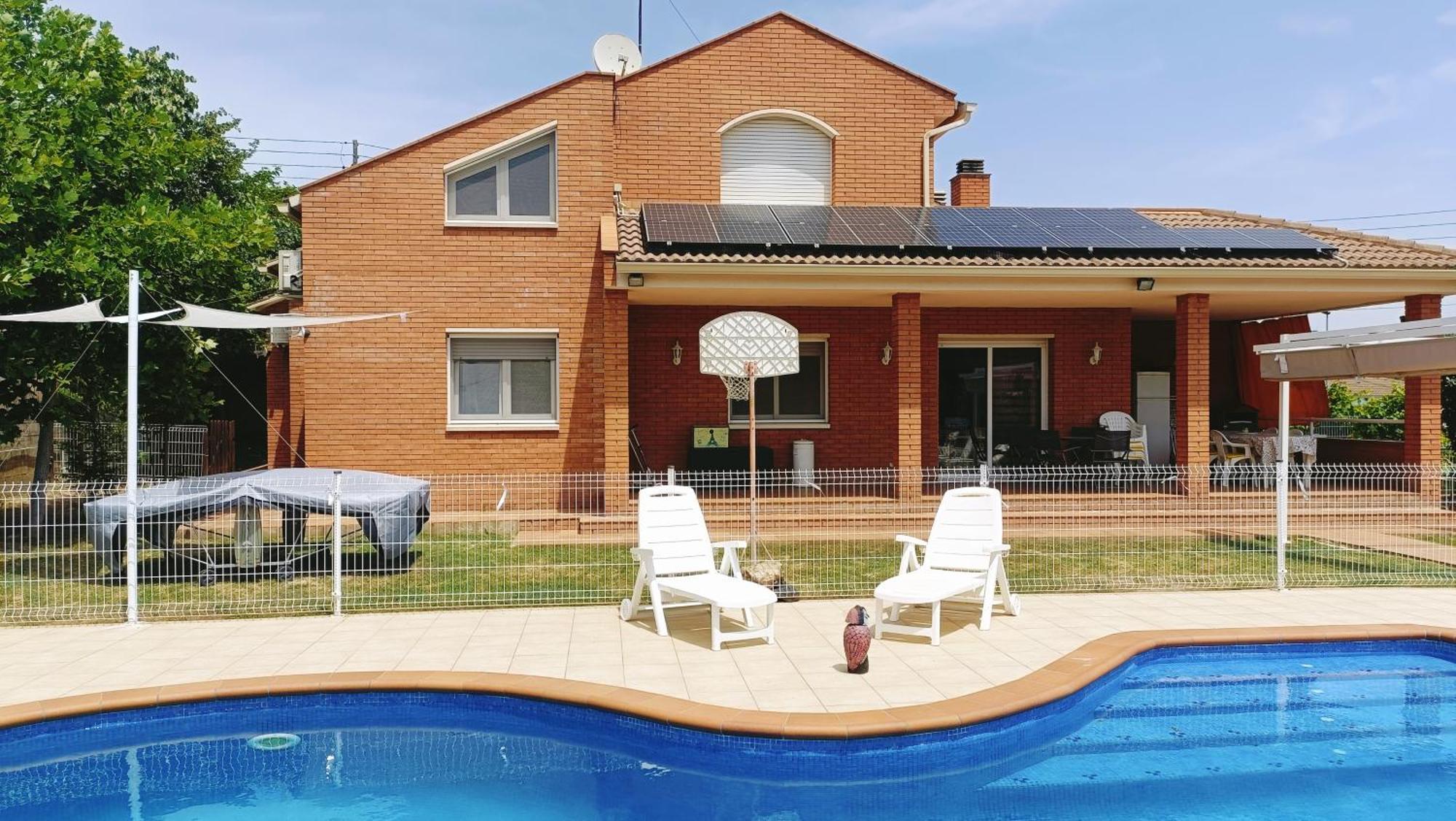 Villa Casa Con Jardin Y Piscina Privada. à Santa Eulalia de Ronsaná Extérieur photo