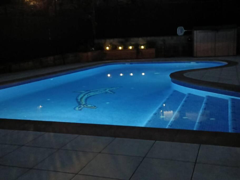 Villa Casa Con Jardin Y Piscina Privada. à Santa Eulalia de Ronsaná Extérieur photo