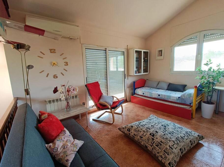 Villa Casa Con Jardin Y Piscina Privada. à Santa Eulalia de Ronsaná Extérieur photo