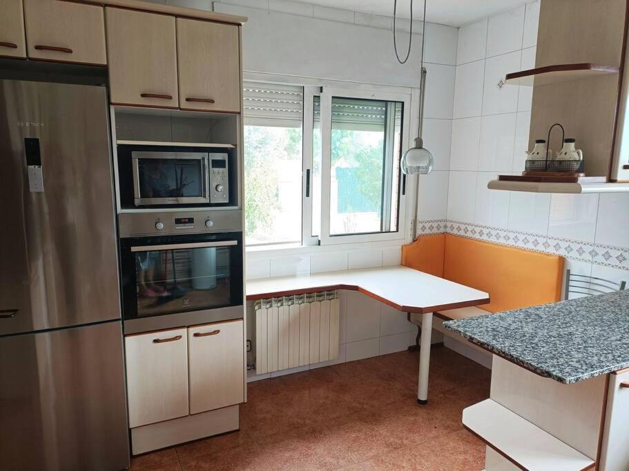 Villa Casa Con Jardin Y Piscina Privada. à Santa Eulalia de Ronsaná Extérieur photo
