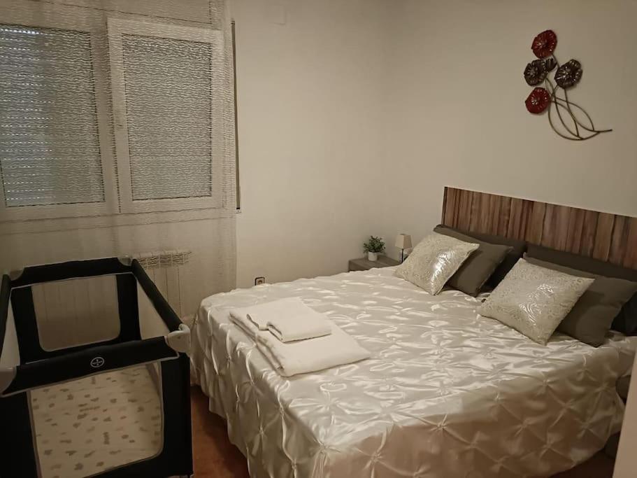 Villa Casa Con Jardin Y Piscina Privada. à Santa Eulalia de Ronsaná Extérieur photo